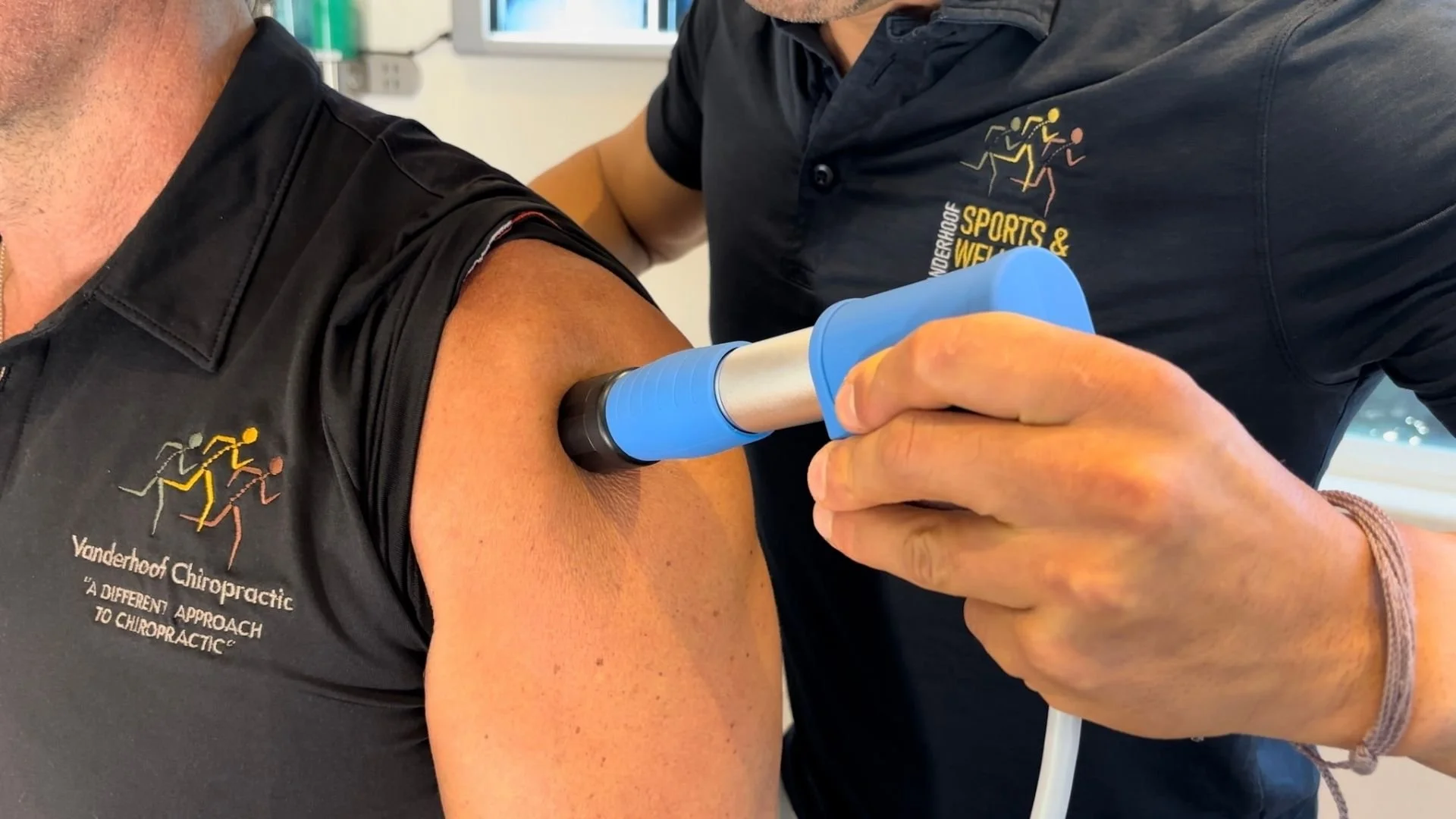 Shockwave therapy treatment device for plantar fasciitis and tendon injuries